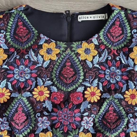 Alice + Olivia Coley Floral Embroidered Bell Sleeve Dress - Picture 2 of 12